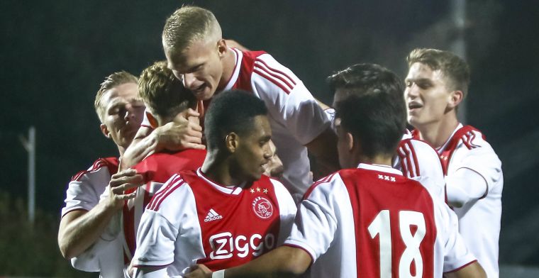 Combinatieteam Ajax scoort drie keer en wint in Amsterdam van Heerenveen