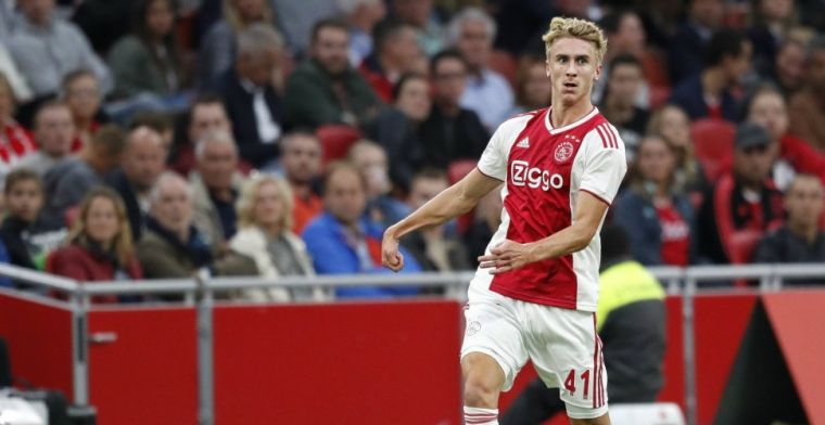 Ten Hag nam Ajax-talent niet mee op trainingskamp: 'Dat was een teleurstelling'