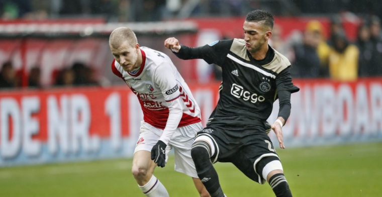 Van Hooijdonk: 'Vanaf dag één is hij, als dure aankoop van Ajax, de baas'