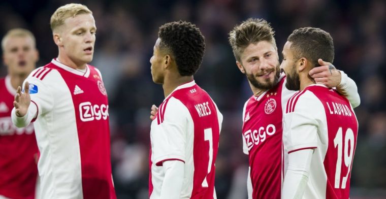 Schöne lacht: 'Volgens mij wil iedereen dat ik vertrek, maar ik blijf bij Ajax'