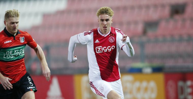 Johnsen ontkent hardnekkig Ajax-gerucht: 'Dit soort verhalen krijg je dan'