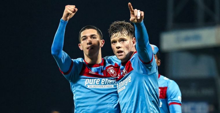 Onvrede bij FC Twente: 'Of ik het terecht vind dat ik op de bank zit? Nee'