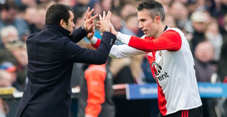 Feyenoord kondigt 'geheim' afscheid voor Van Persie en Van Bronckhorst aan