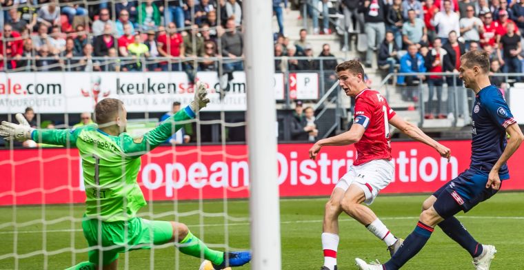 Ongeïnspireerd PSV verliest in Alkmaar en kan landstitel vergeten