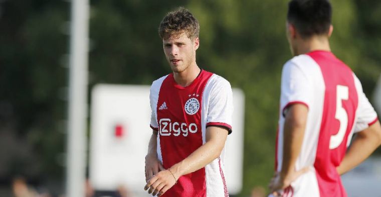 Ajax haalt uit en wint eerste oefenwedstrijd van het seizoen met dubbele cijfers