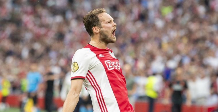 LIVE: Ajax verslaat PSV via snelle goal Dolberg en pegel Blind (gesloten)