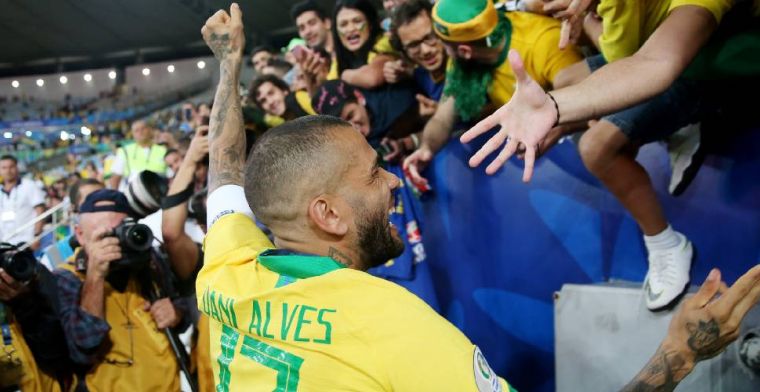 Dani Alves (36) laat Europa achter zich en tekent tot 2022 in Brazilië