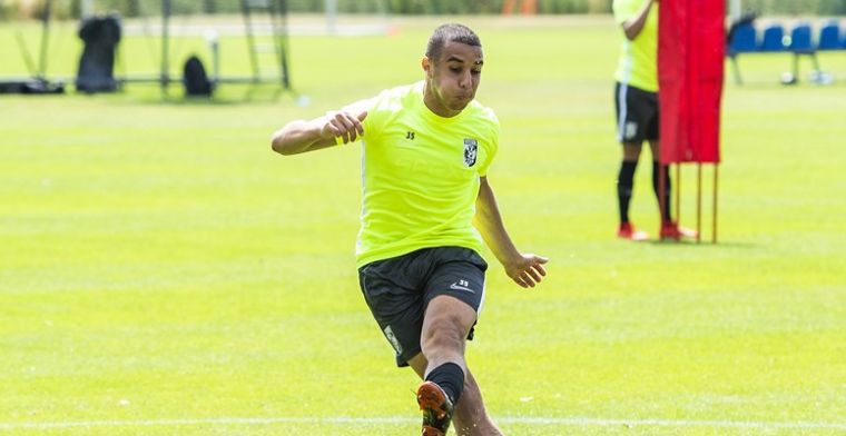 Gevallen toptalent Ould-Chikh tekent alsnog in Eredivise na afwijzing door Vitesse