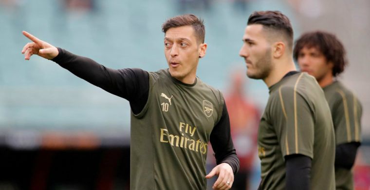 Arsenal laat belaagd duo Özil-Kolasinac uit veiligheidsoverwegingen thuis