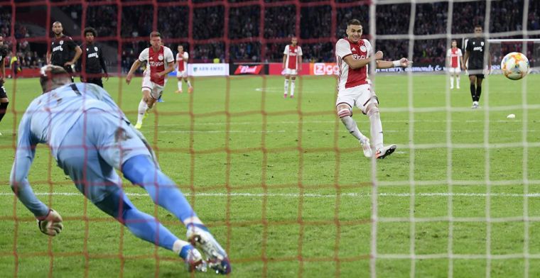 Driessen knipoogt: 'Alsof de UEFA een mannetje heeft gestuurd om Ajax te helpen'