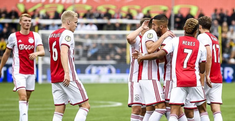 Ajax wint eenvoudig van defensief VVV, maar ziet Promes en Ziyech uitvallen
