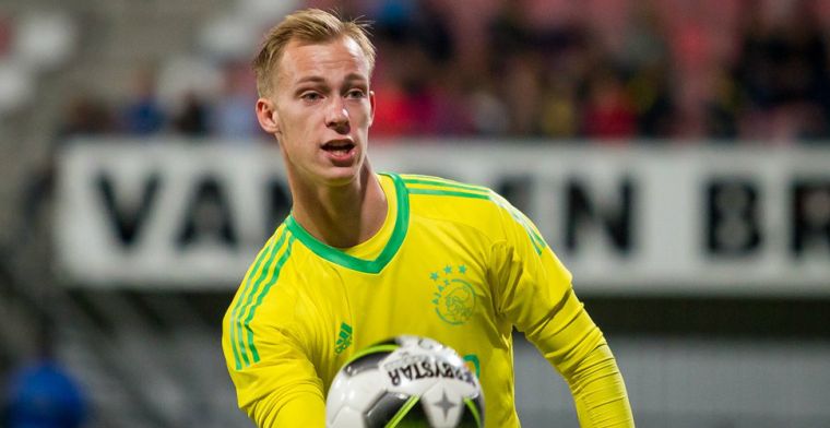 Jong Ajax-doelman komt niet door keuring in Helmond en blijft in Amsterdam