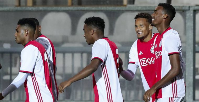 Jong Ajax verslaat Jong PSV, Van Hooijdonk de held van NAC, NEC mazzelt