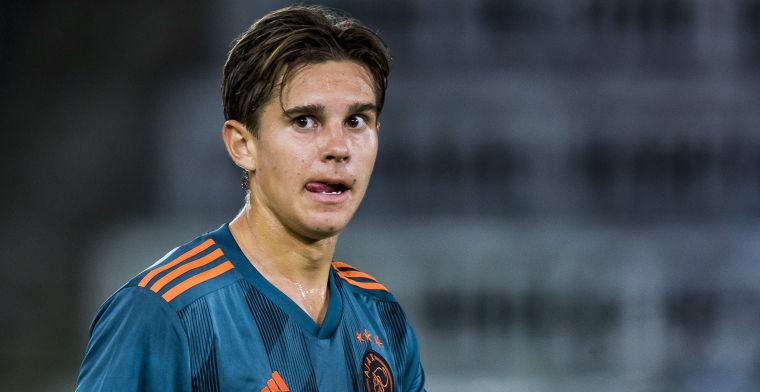 'Op het middenveld kan hij meer betekenen voor de ploeg, maar het is aan Ajax'