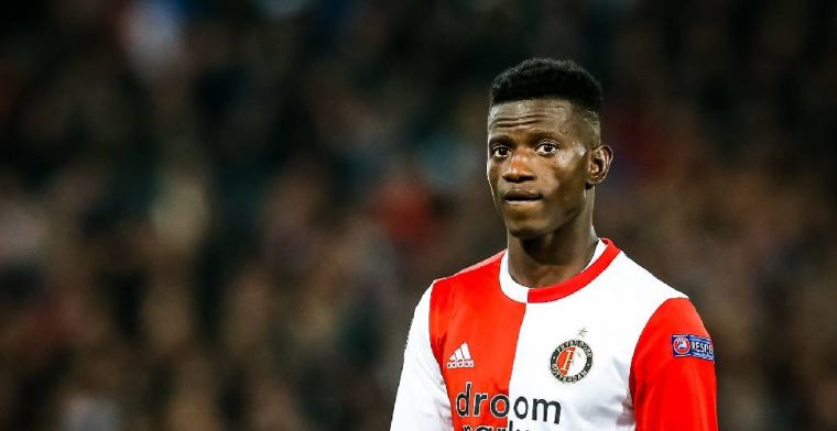Ié undercover: 'Niet gebruikelijk dat Feyenoord-spelers op Ajax-tribune zitten'