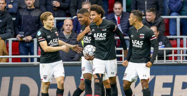 AZ vernedert PSV na rode kaart en maakt einde aan imposante thuisreeks