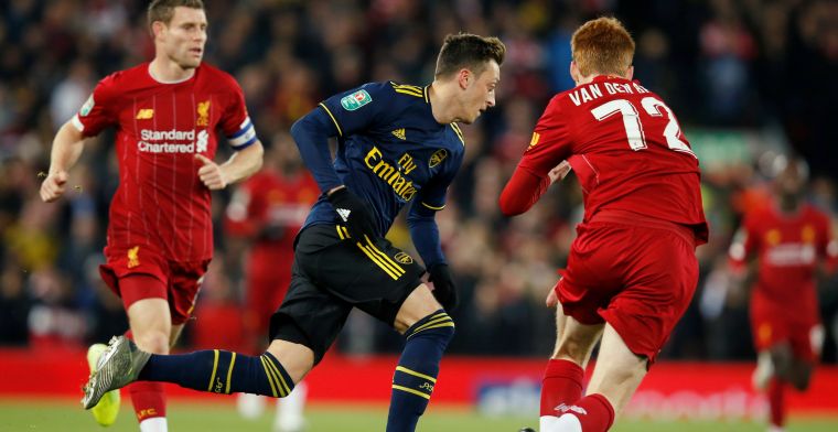 Van den Berg (17) krijgt onvoldoendes na Liverpool-debuut: 'Kop omhoog, jongen'
