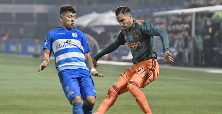 Martínez geblesseerd na harde overtreding Hamer: 'Dat is voetbal, kan gebeuren'