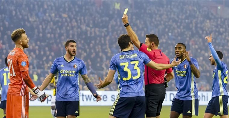 'Kapitale fout' Feyenoord: 'Die spelers leveren de concurrentie miljoenen op'