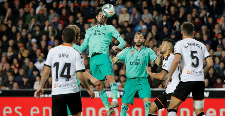 Real Madrid pakt punt tegen Valencia na hectische slotfase in Estadio Mestalla