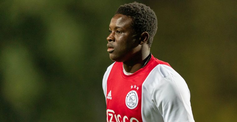 'Bandé ontbreekt op trainingskamp in Qatar en moet bij Jong Ajax fit worden'