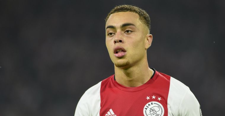 Dest waande zich 'doelwit' op trainingskamp Ajax: 'Hij voelde zich niet veilig'