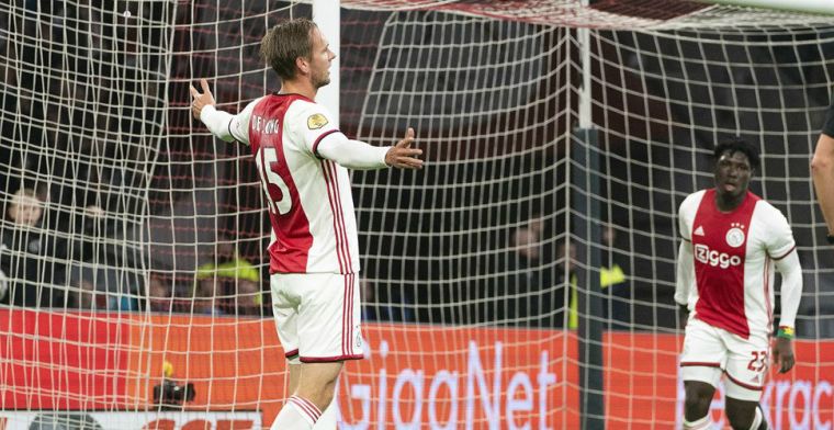 De Jong trakteert zichzelf op Ajax-hattrick: 'Nee, vrede met mijn rol heb ik niet'