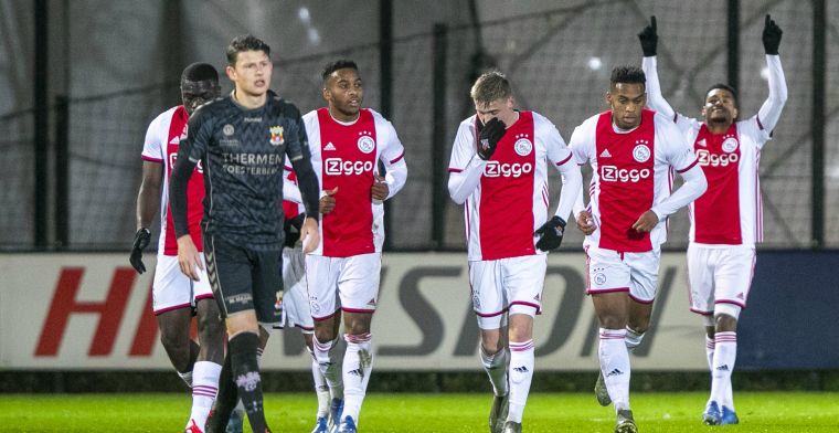 Jong Ajax walst over Go Ahead Eagles heen en maakt einde aan ongeslagen reeks