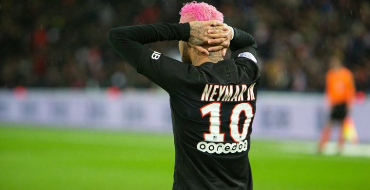 Geblesseerde Neymar duikt op in Düsseldorf voor fotoshoot: 'Wat voor spel is dit?'