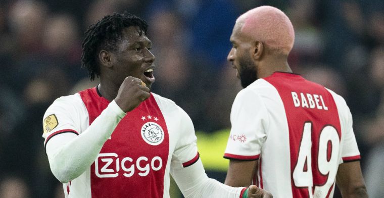 Traoré leert van Ajax-routinier: 'Noem hem altijd trainer'