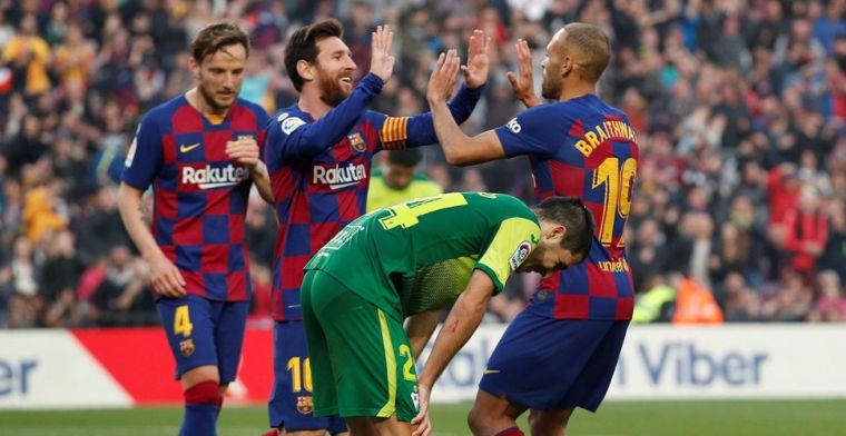 Dolgelukkige Braihtwaite koestert knuffel van Messi: 'Ga dit shirt niet wassen'