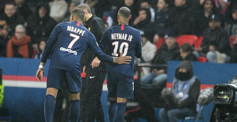 Opvallende timing voor 'bizarre' rode kaart Neymar: 'Heb ik nog nooit gezien!'