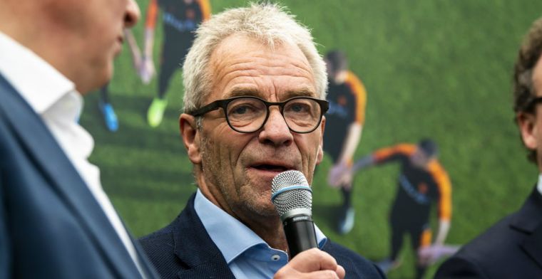 KNVB hakt knoop door: resterend Eredivisie- en KKD-programma gaat wél door