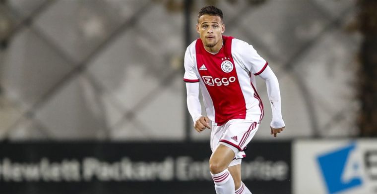 Ajax voorkomt transfervrij vertrek van talentvolle verdediger (19)