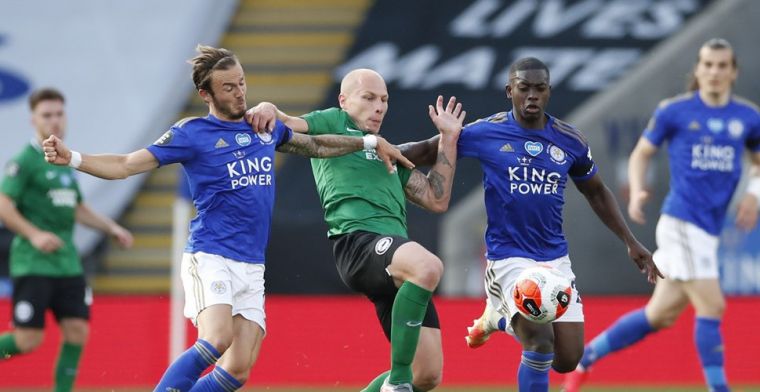 Leicester morst opnieuw: Schmeichel keert strafschop van Maupay