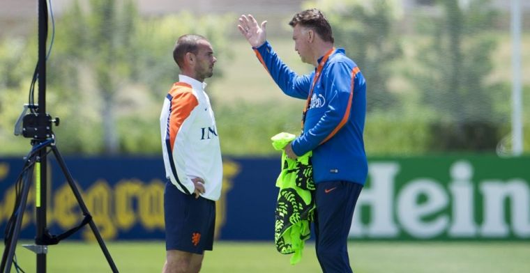 Van Gaal neemt afstand van Oranje-anekdote Sneijder: 'Ik vind het heel vervelend'