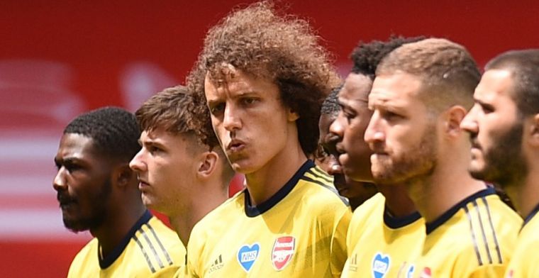 Van Persie kritisch op 'kwetsbare' David Luiz: 'Ik zou hem proberen te pesten'