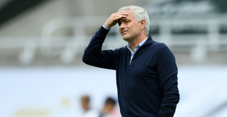 Mourinho blijft geïrriteerd door vragen over Bergwijn: 'Ja, ik voel dat wel'