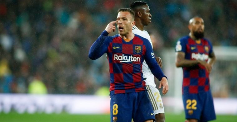 'Explosieve situatie in Camp Nou: Barça sleept muitende speler voor rechter'