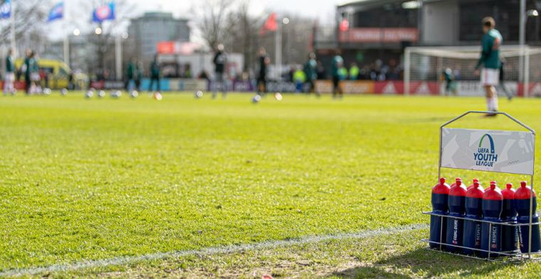 Ajax-keeper Van den Heuvel (17) neemt afscheid: 'Eens Ajacied, altijd Ajacied'