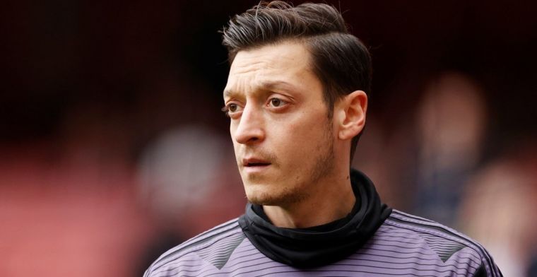 Özil heeft boodschap voor Arsenal: 'Ik blijf tot de laatste dag van m'n contract'