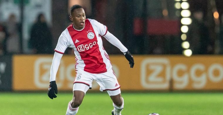 Leren van Hummels en Silva: 'Hoop op mijn debuut in Ajax 1 dit jaar'