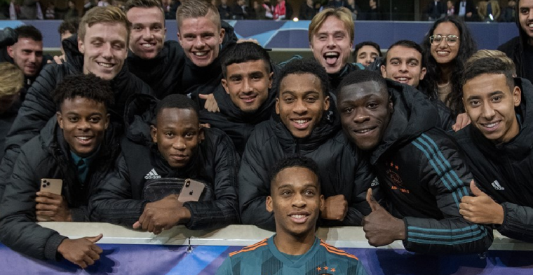 Onherkenbaar Ajax O19 gaat kopje onder in halve finale van UEFA Youth League