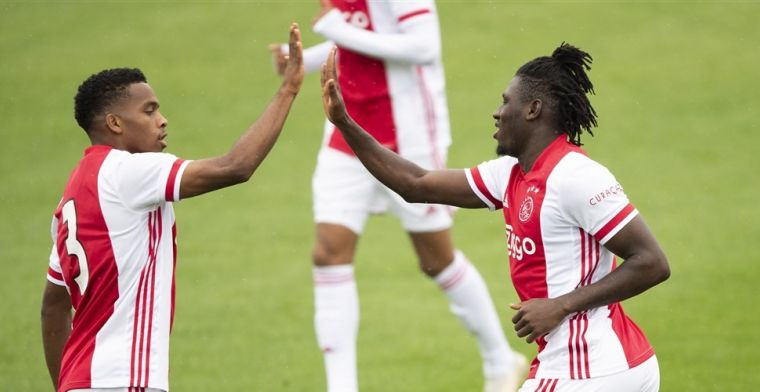 Ajax zet Holstein Kiel makkelijk aan de kant en scoort vijf keer