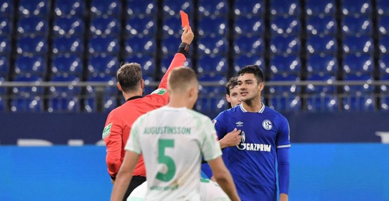 Spugende Schalke-speler onder vuur te midden van crisis: 'Een ongeluk'