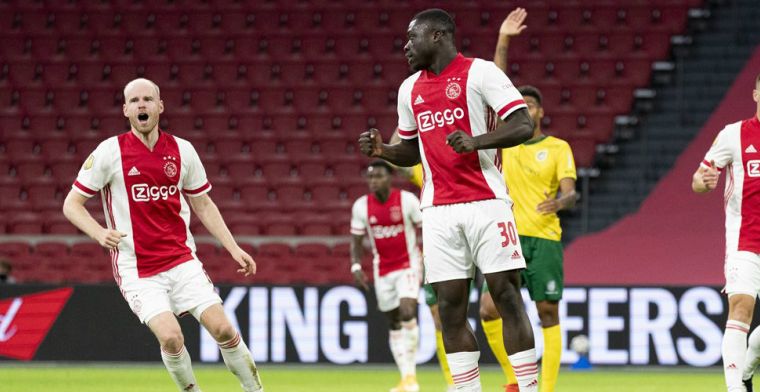 Ajax-debutant Brobbey 'moet behaagd worden': 'Contract loopt af, is ook politiek'