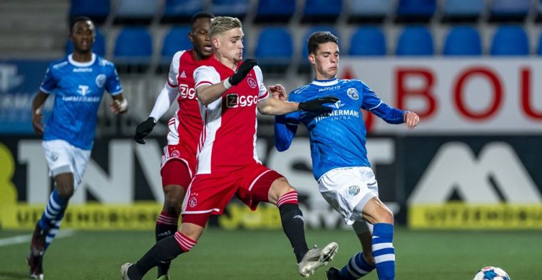 Spektakel in Eerste Divisie: Jong Ajax huilt, knappe comeback van Jong PSV