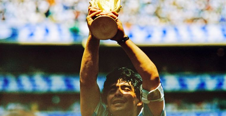 Ex-bondscoach mag niet weten van overlijden Maradona: 'Beschouwt 'm als z'n zoon'