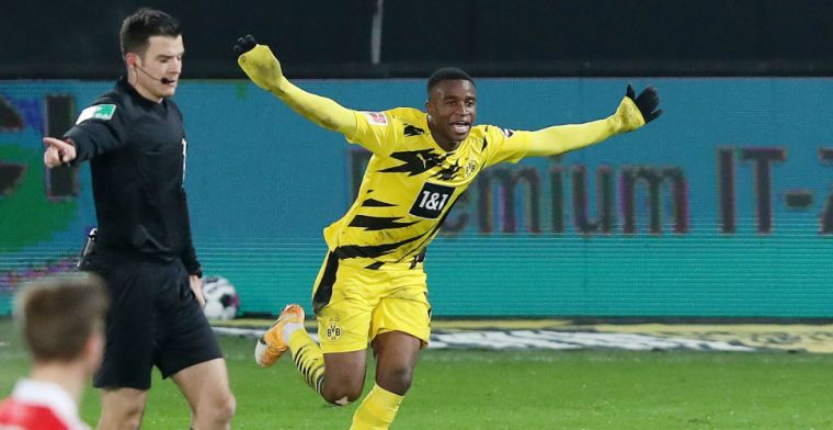 Dortmund verliest wéér, Moukoko (16) met recordtreffer geschiedenisboeken in