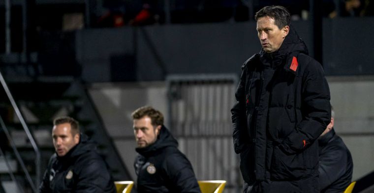 PSV-trainer Schmidt krijgt geel van Blom: 'Daarom was ik een beetje boos'